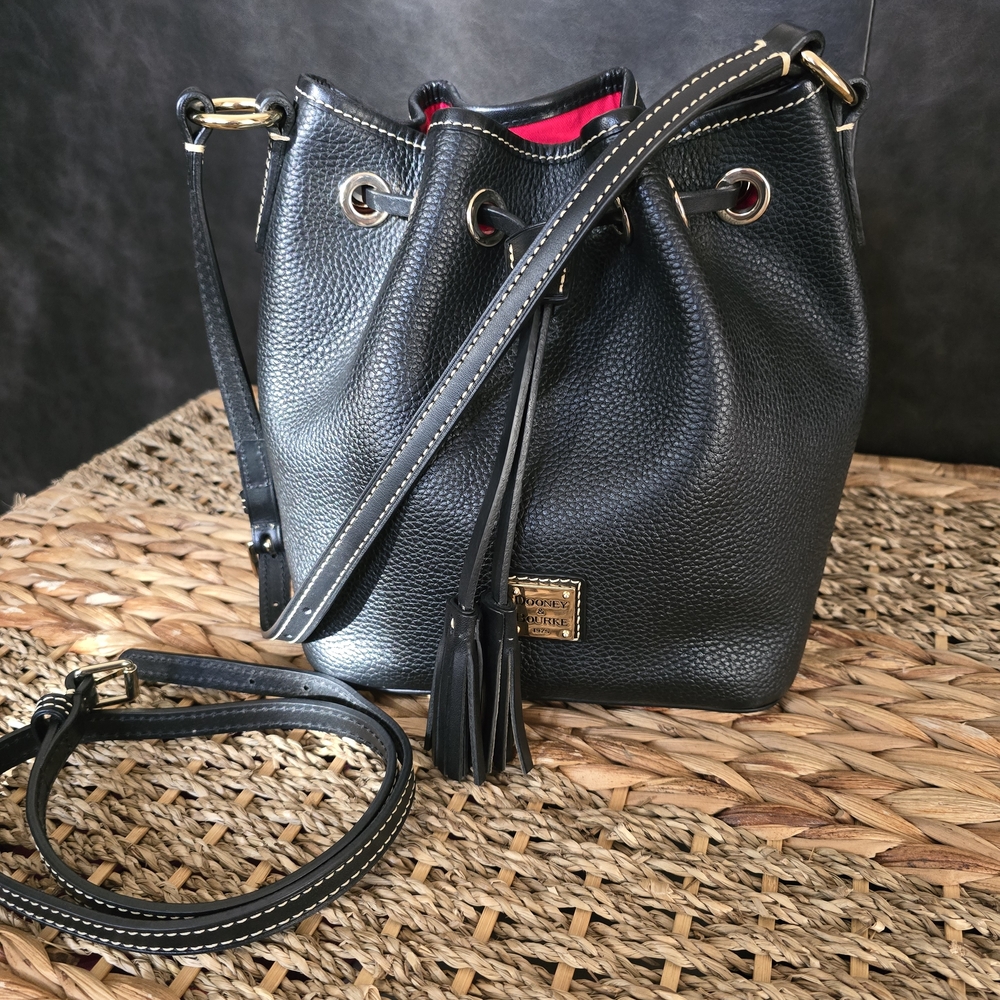 Dooney & Bourke NWOT Aimee Bucket  Black Pebbled Leather Bucket Bag